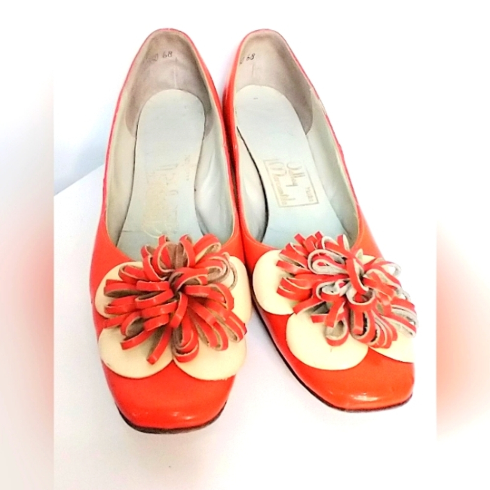 VINTAGE DREAMY ORANGE AND CREAM SLIP ONS